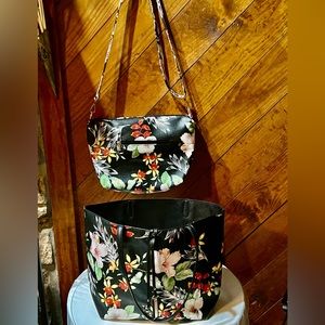 Beautiful Tote, 2 bags for the price of one🔥🔥